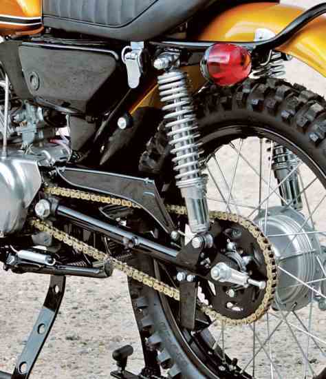 Joe paid plenty of attention to the rear fender as well, welding the taillight mounting holes shut and removing the rib that originally ran from the back of the seat to the light unit.